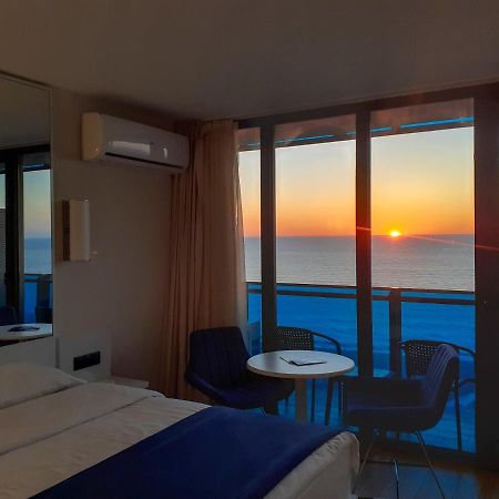 Only Front Sea View, No Side View, Wonderful Panorama, High Floor, Location Guarantee Aparthotel Batumi Exterior foto