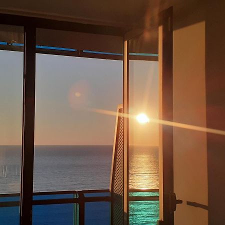 Only Front Sea View, No Side View, Wonderful Panorama, High Floor, Location Guarantee Aparthotel Batumi Exterior foto