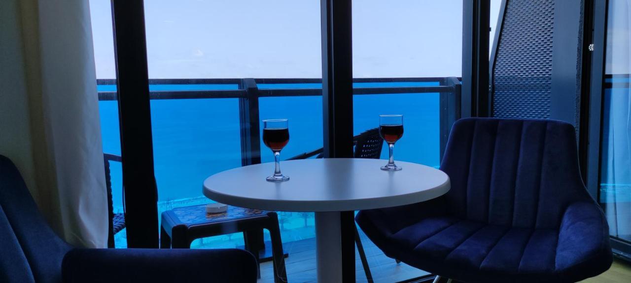Only Front Sea View, No Side View, Wonderful Panorama, High Floor, Location Guarantee Aparthotel Batumi Exterior foto