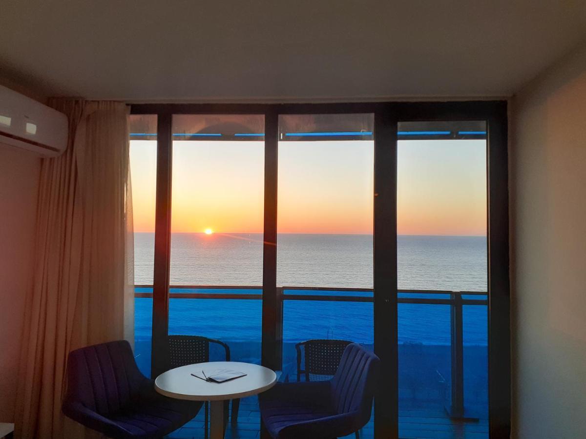 Only Front Sea View, No Side View, Wonderful Panorama, High Floor, Location Guarantee Aparthotel Batumi Exterior foto