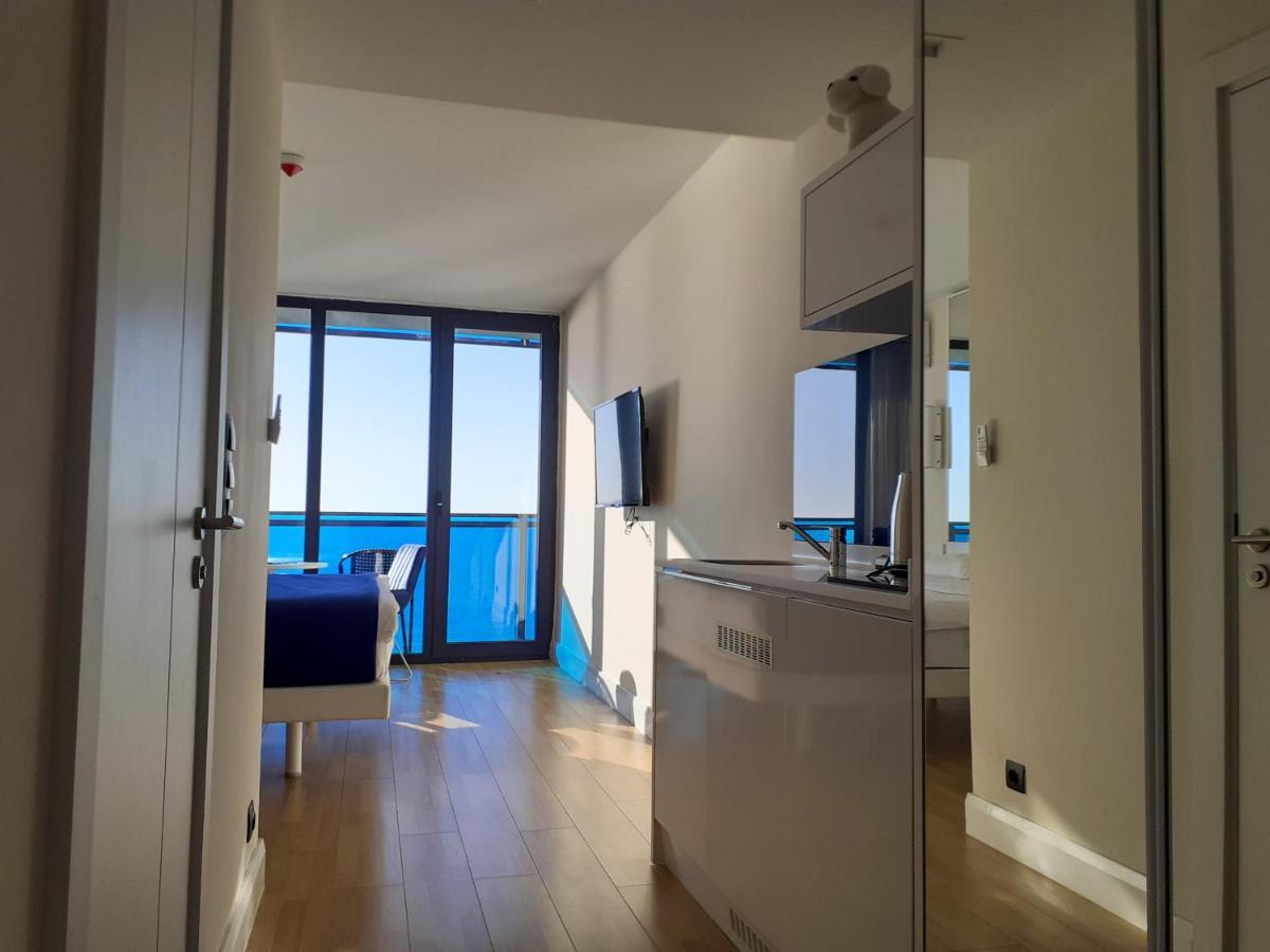 Only Front Sea View, No Side View, Wonderful Panorama, High Floor, Location Guarantee Aparthotel Batumi Exterior foto